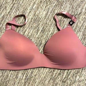 32DDD Victoria Secret t-shirt lightly lined wireless bra
